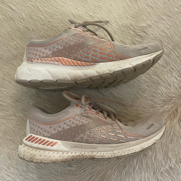Brooks Adrenaline Running Shoes - Picture 5 of 8